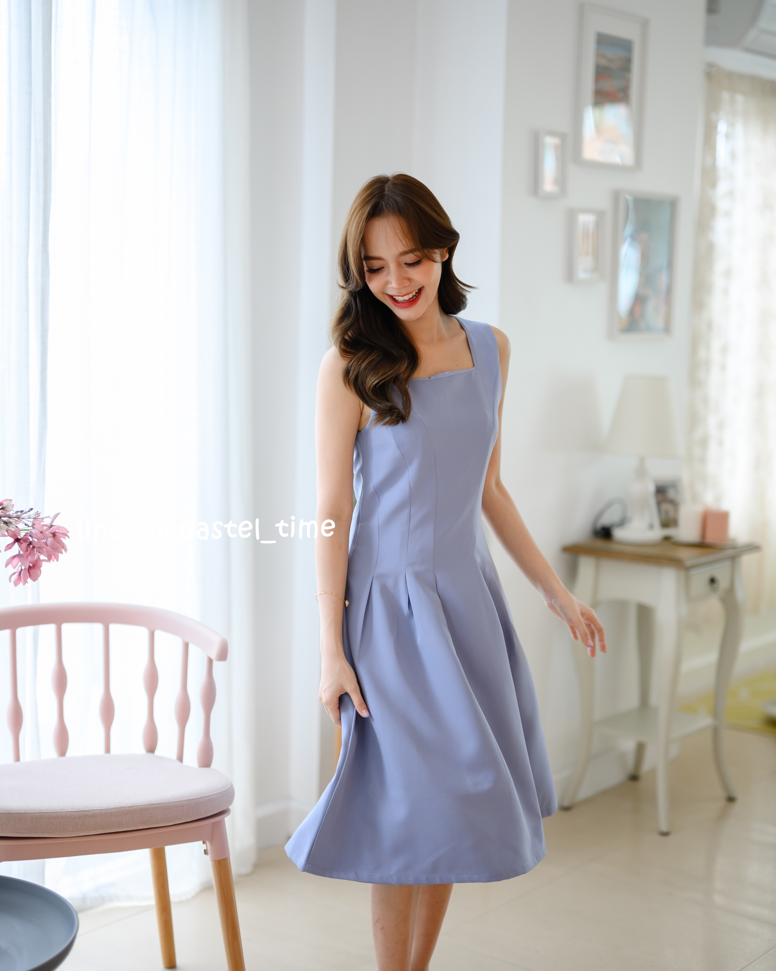Rochelle Midi Dress - สีฟ้าคราม **มีแต่ S**
