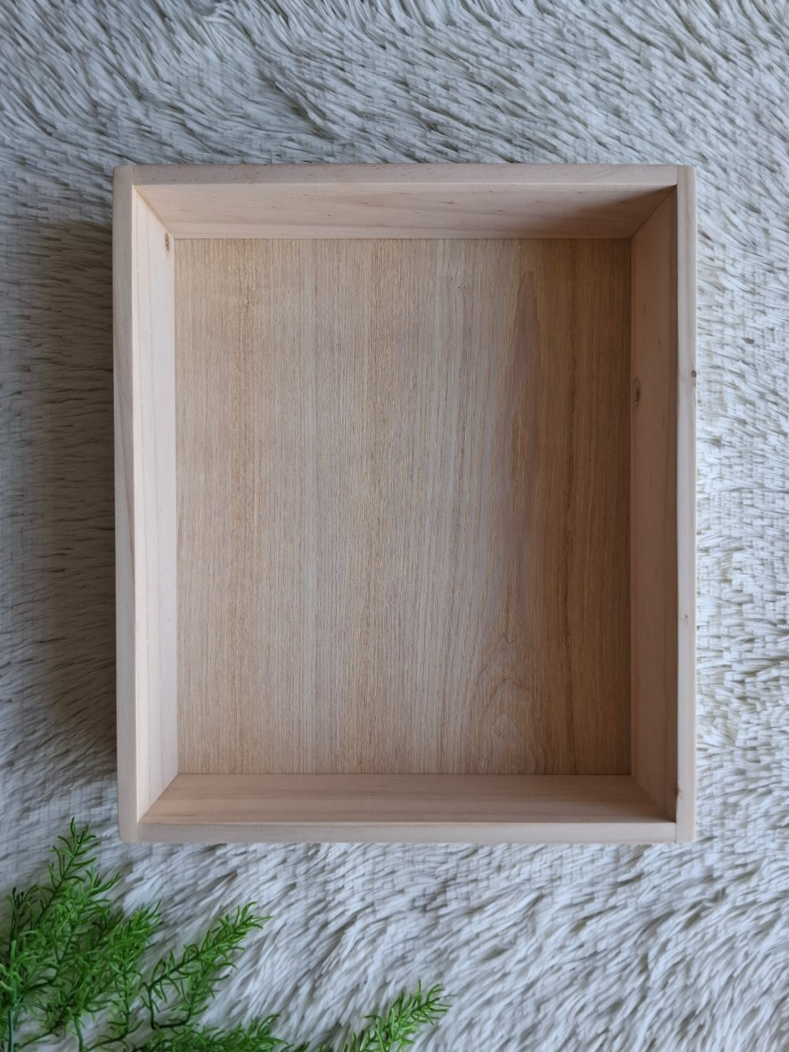 ถาดไม้สน