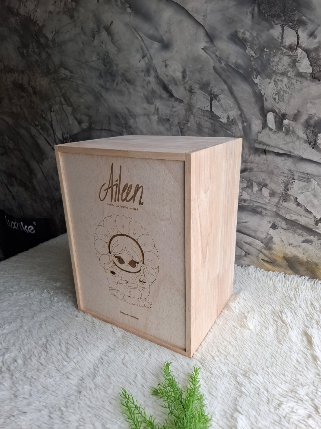 กล่องไม้ใส่โมเดลตุ๊กตา