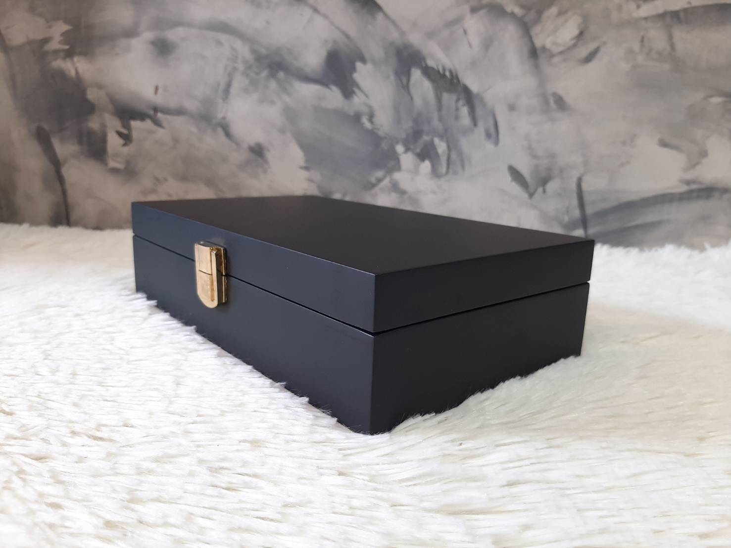 กล่องไม้ฝาล็อค