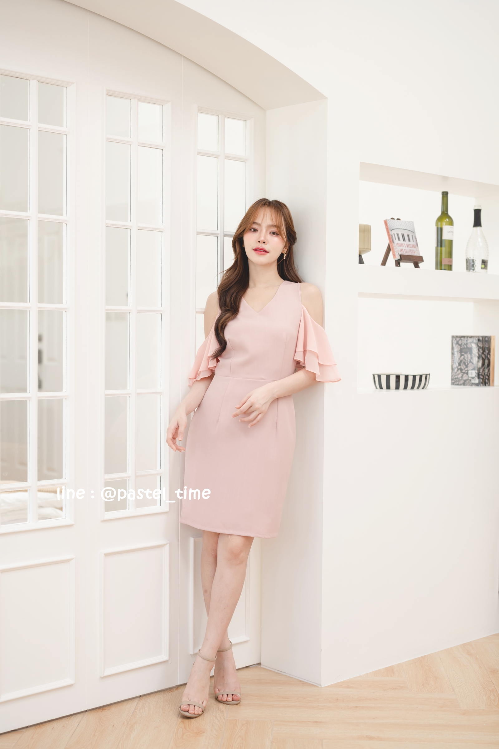 Vela off-shoulder dress : สีชมพู