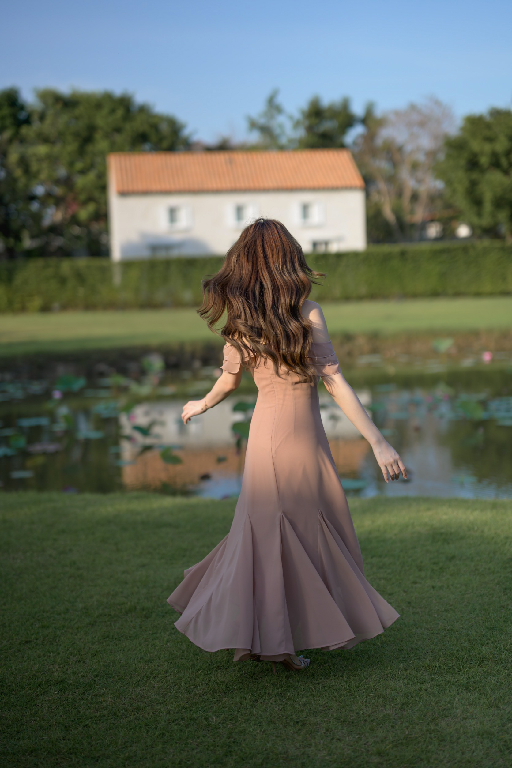 Fay Off-Shoulder Maxi Dress – Ovaltine สีโอวัลติน