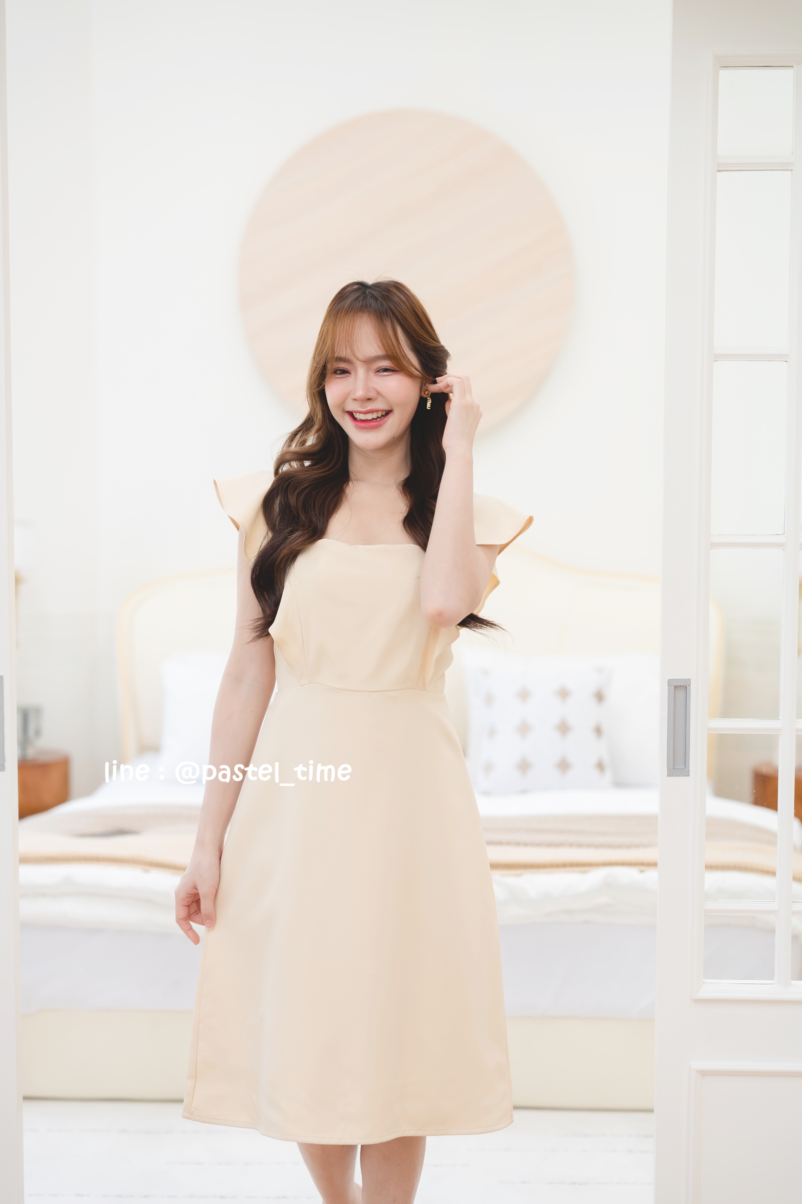 Rika Ruffle Dress : สีครีม
