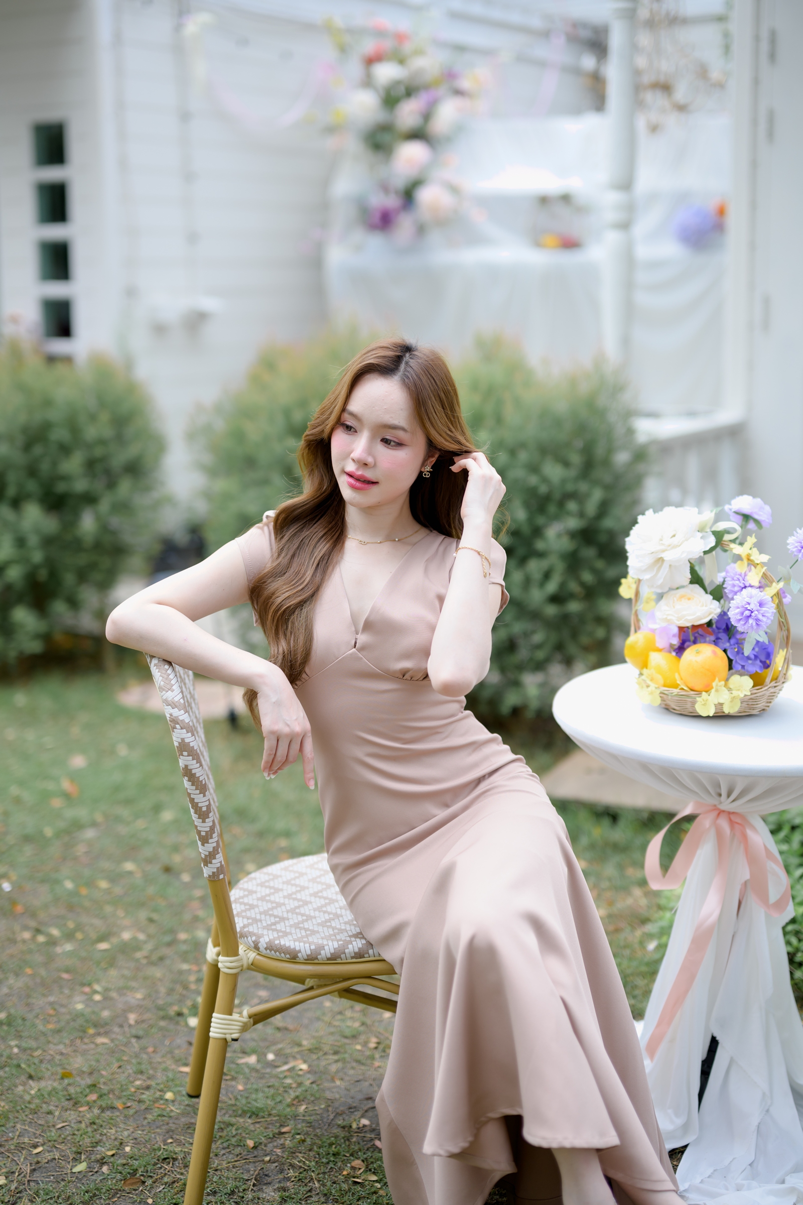 Petal Sway Maxi Dress : สีโอวัลติน