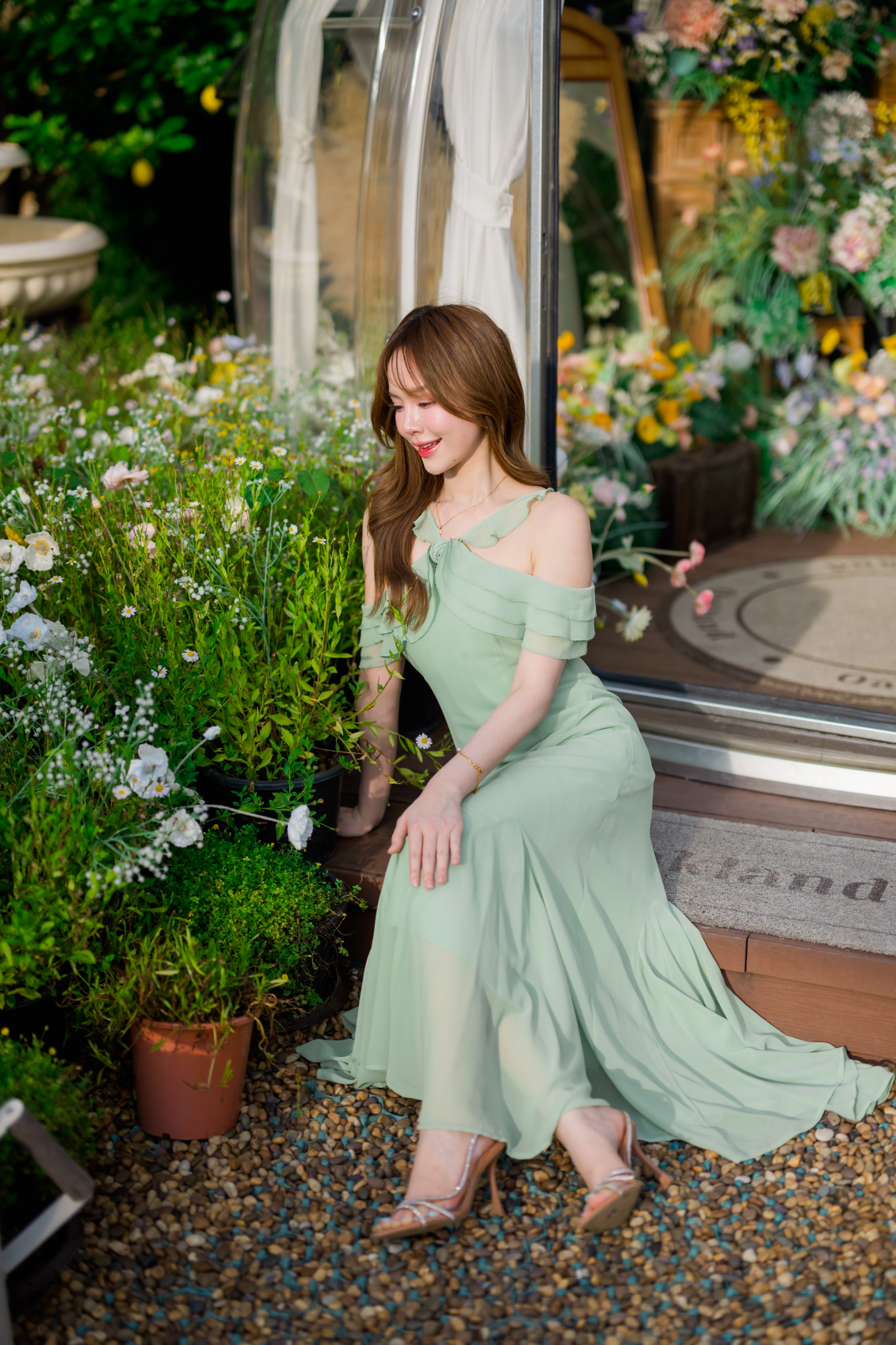 Fay Off-Shoulder Maxi Dress – Pastel Green สีเขียว