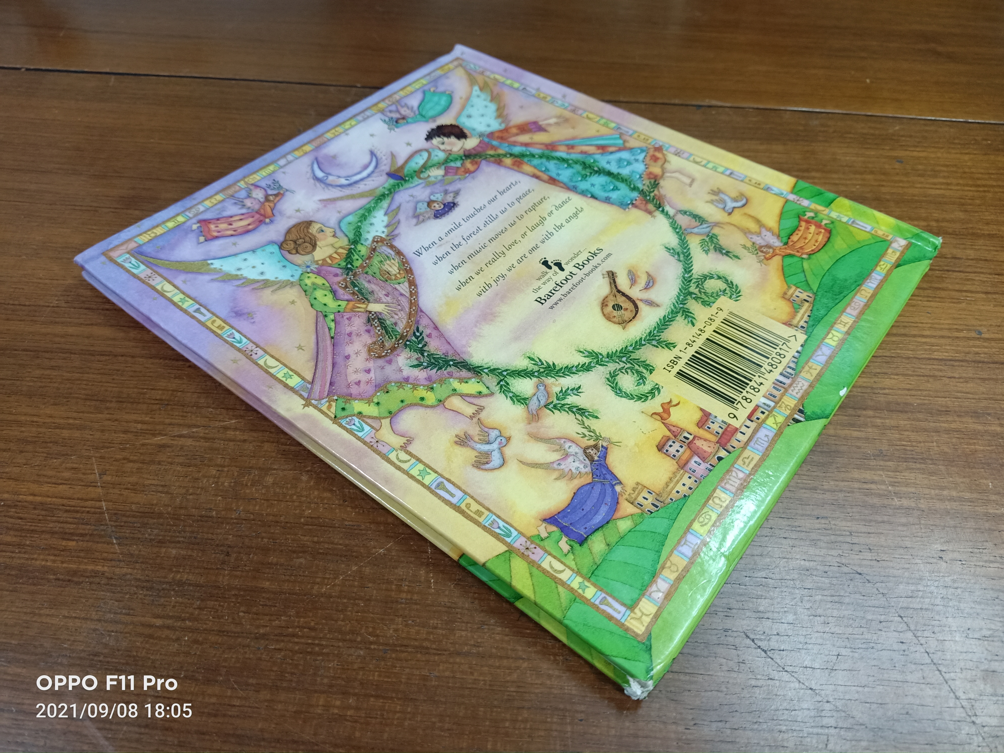 A CHILD'S BOOK of AnGELS / JOANNA CROSSE and OLWYN WHELAN