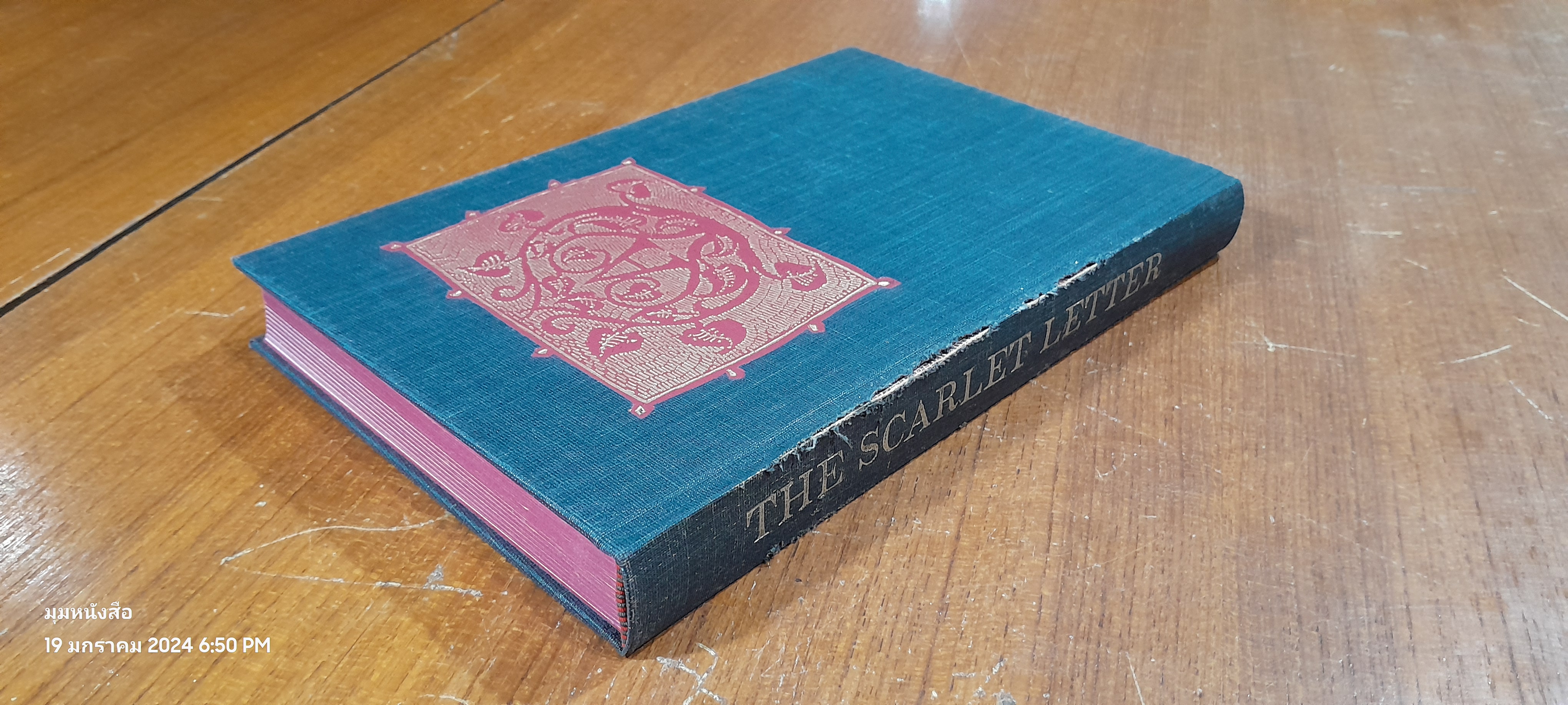 The Scarlet Letter : Nathaniel Hawthorne