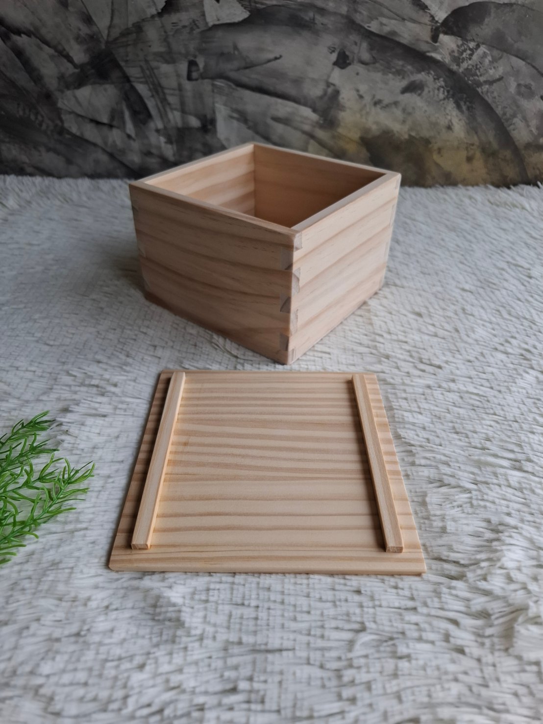 กล่องไม้แบบฝาครอบ