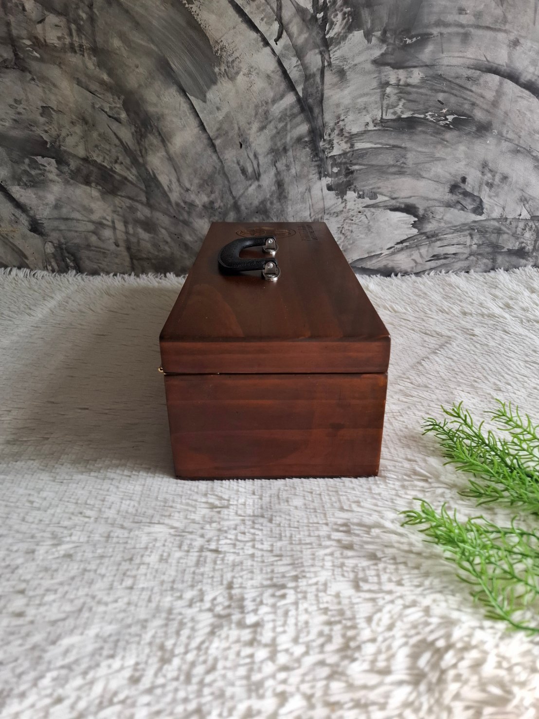 กล่องไม้ฝาล็อค