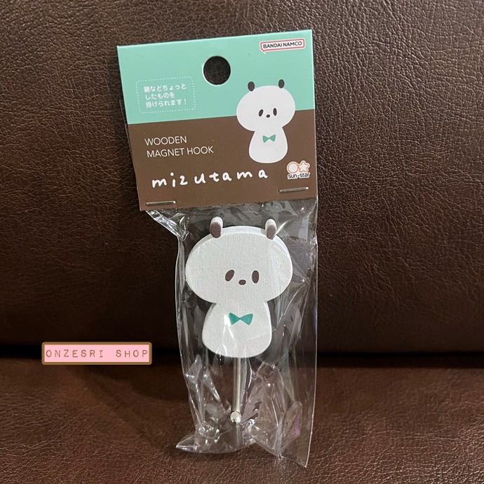 ตะขอแม่เหล็ก mizutama Wooden Magnet Hook แบบ Panda ใช้แขวนของได้ ทำจากไม้ ด้านหลังเป็นแม่เหล็ก ขนาด 3.8 x 5 x 2.5 ซม.