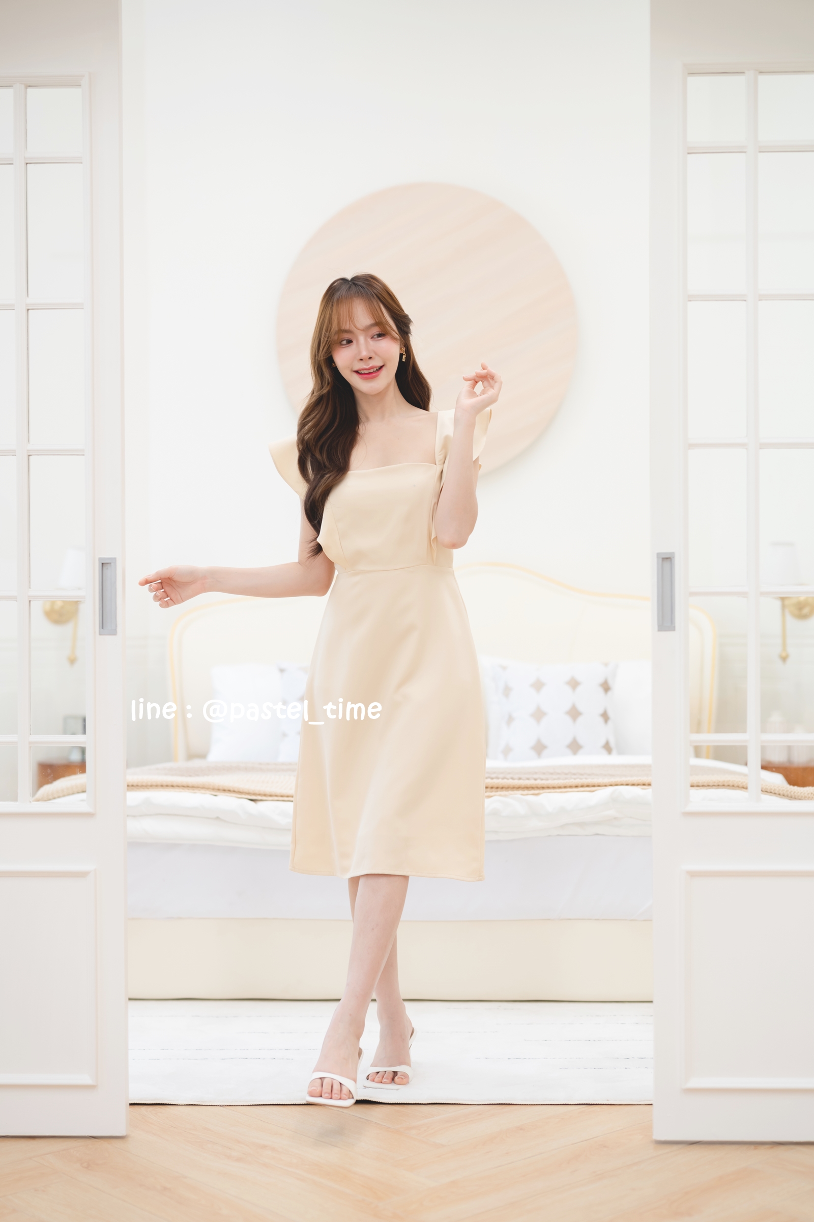 Rika Ruffle Dress : สีครีม