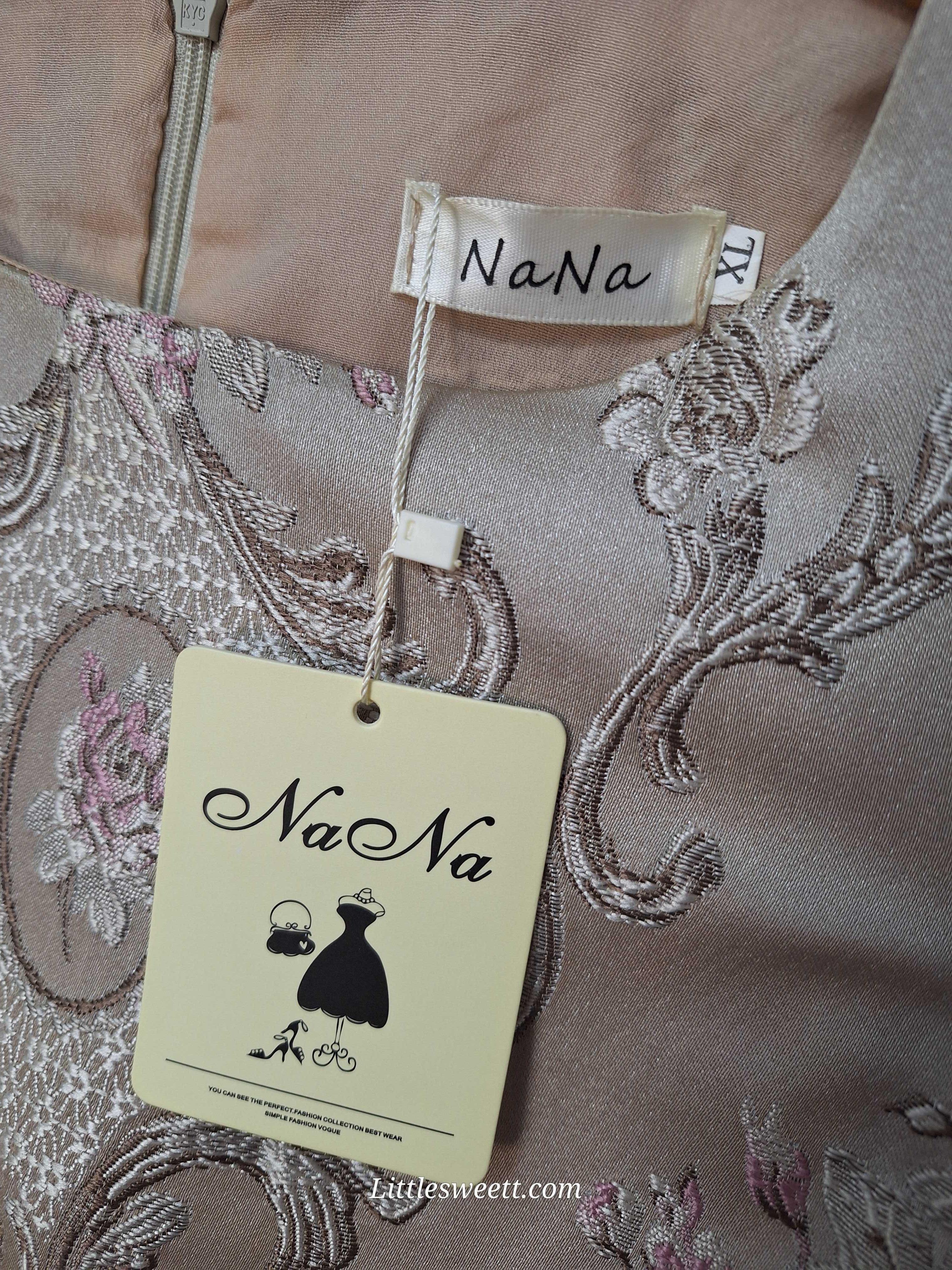เดรสสั้น ผ้าทอลายหลุยส์สีเบจ งานป้าย NaNa ไซส์XL
