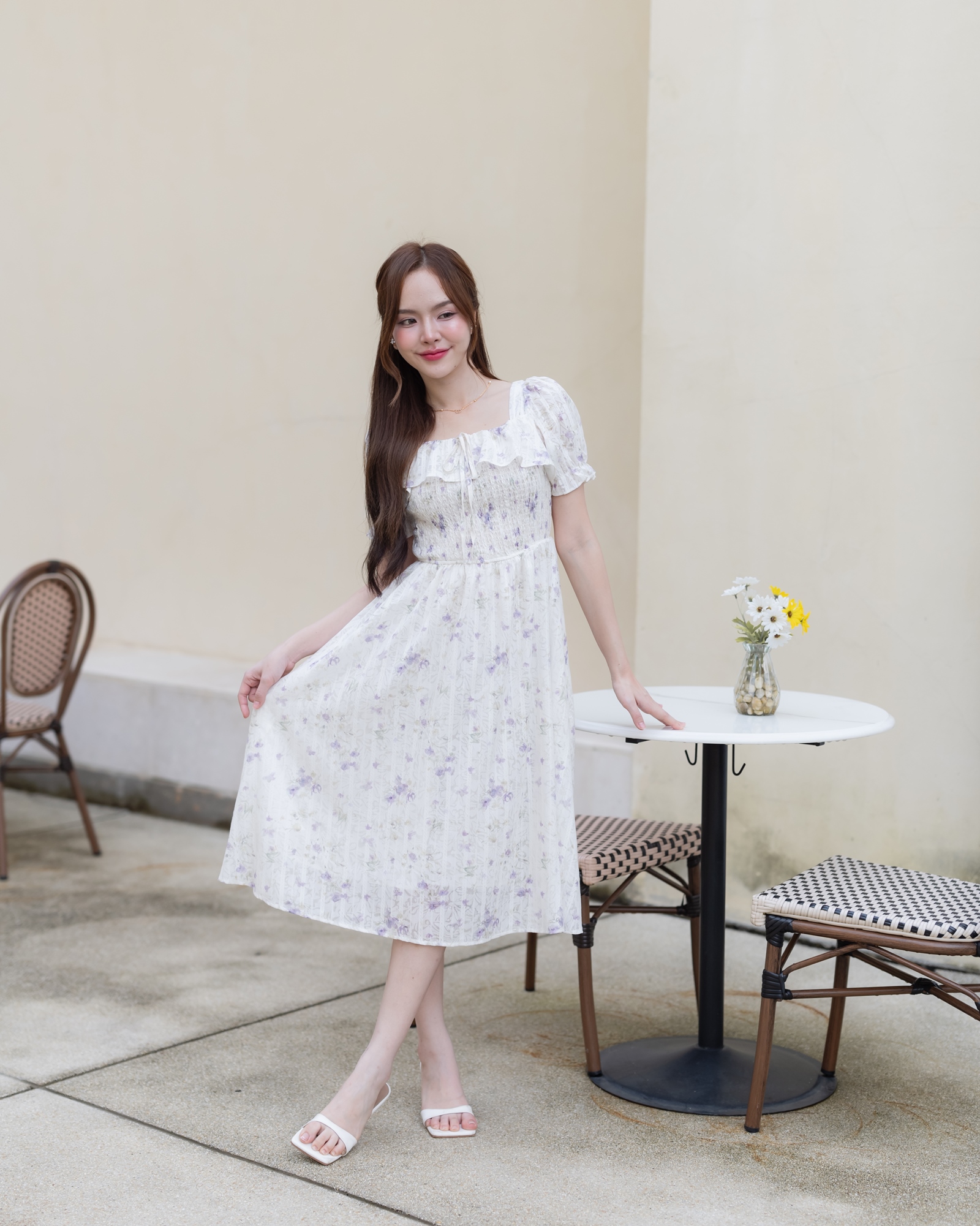 Florence Vintage Dress : ลายดอกไม้สีม่วง