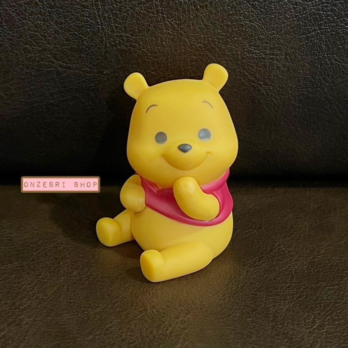 โมเดล Disney Characters A little sitting Soft Vinyl Figure ขนาดสูง 6 ซม. กว้าง 3 ซม. ตัวใหญ่ น่ารัก ตั้งได้ มี 4 แบบให้เลือก (สีจริงจะไม่ขาวเท่ารูปในเว็บนะคะ อย่างแมวมารีจะออกแนวสีครีม ๆ หน่อย)