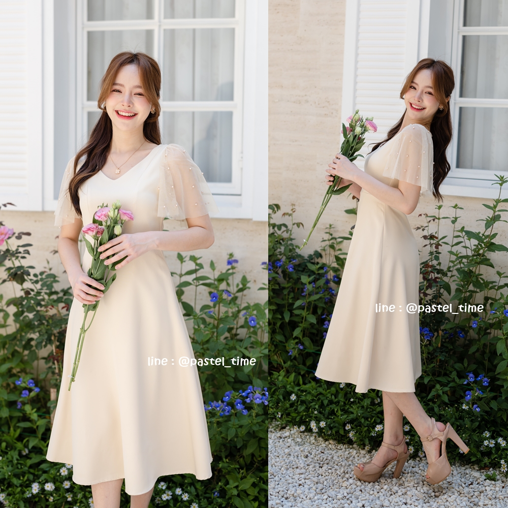 Dear Darling Midi Dress - สีครีม