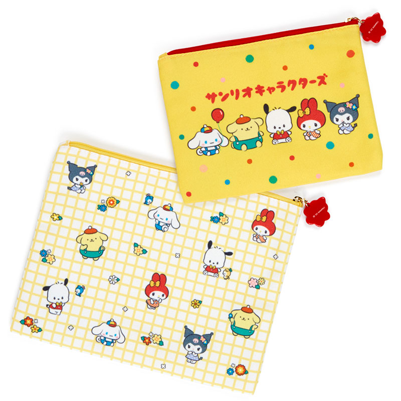 เซ็ตกระเป๋า Sanrio Retro Room Flat Pouch 2 ใบ ขนาด 23.5 x 0.8 x 19 / 19 x 0.8 x 14.5 ซม.