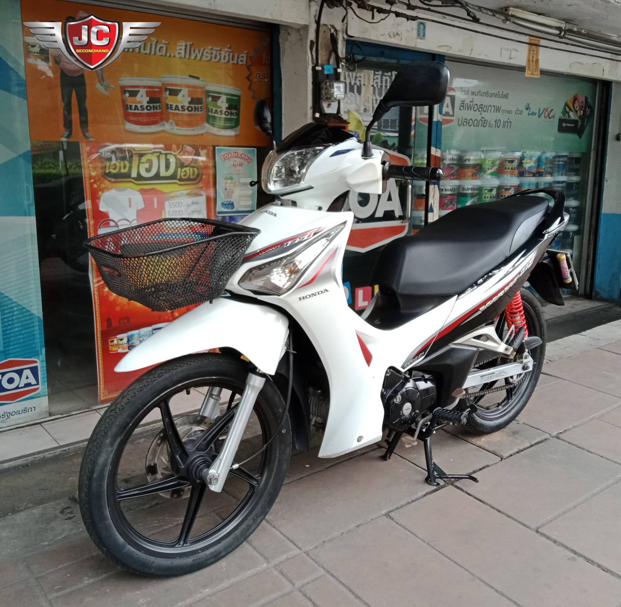 "รถบ้านแท้มือเดียว" HONDA WAVE 125i รุ่น Top <แม็ค+มือ> กลางปี 59 สภาพเดิมจัดทั้งคัน เครื่องเดิมดี เงียบๆ แน่นๆ ชุดสีแท้ติดรถทั้งคันรอยเล็กน้อยแท่านั้น