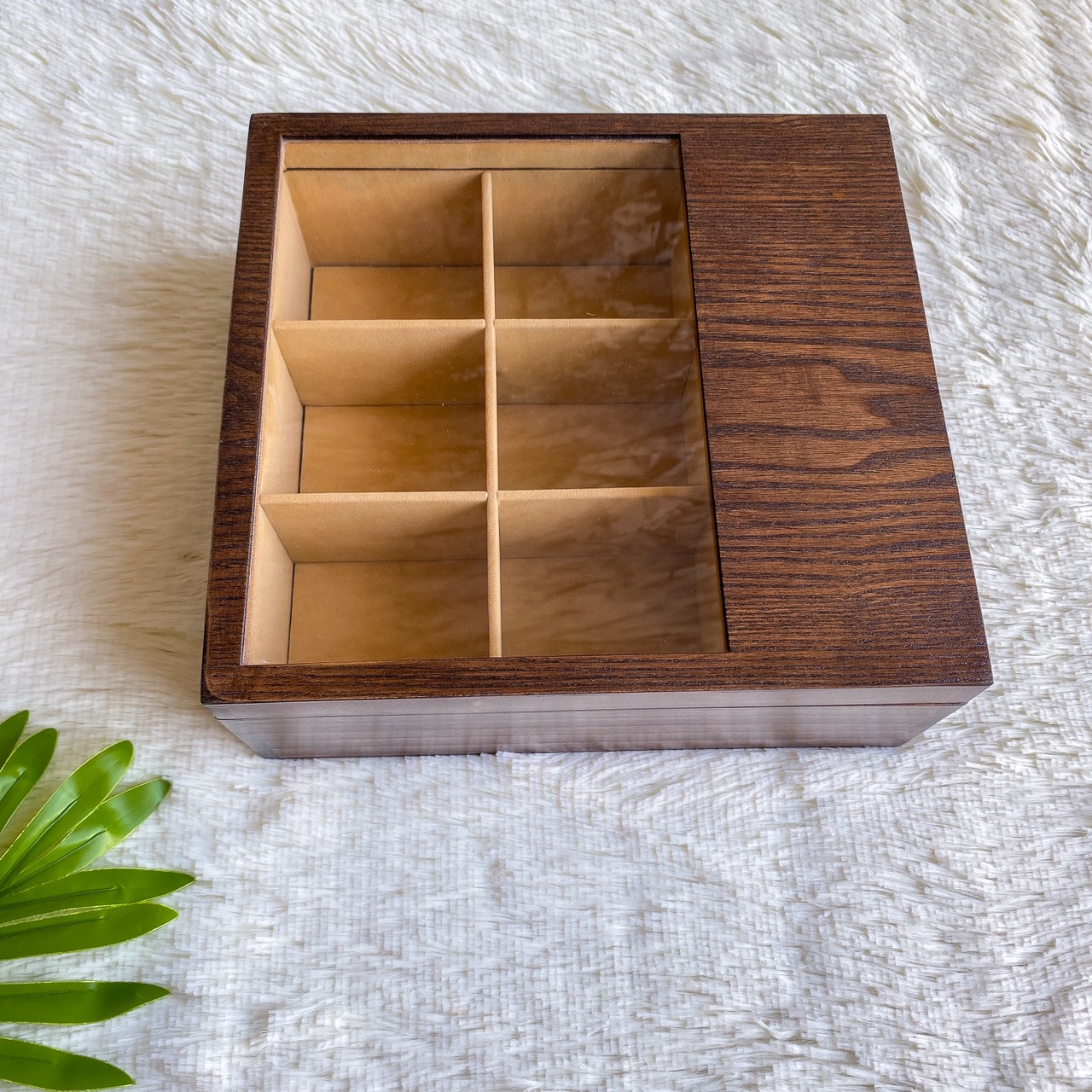 กล่องไม้สน ฝาอะคริลิค (Wooden box)