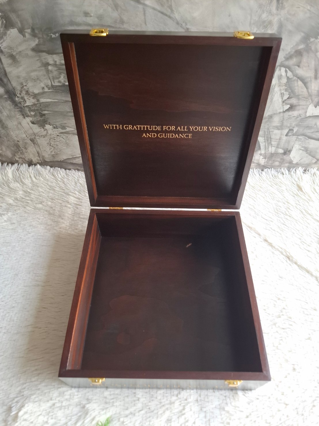 กล่องไม้ใส่ชุดชา