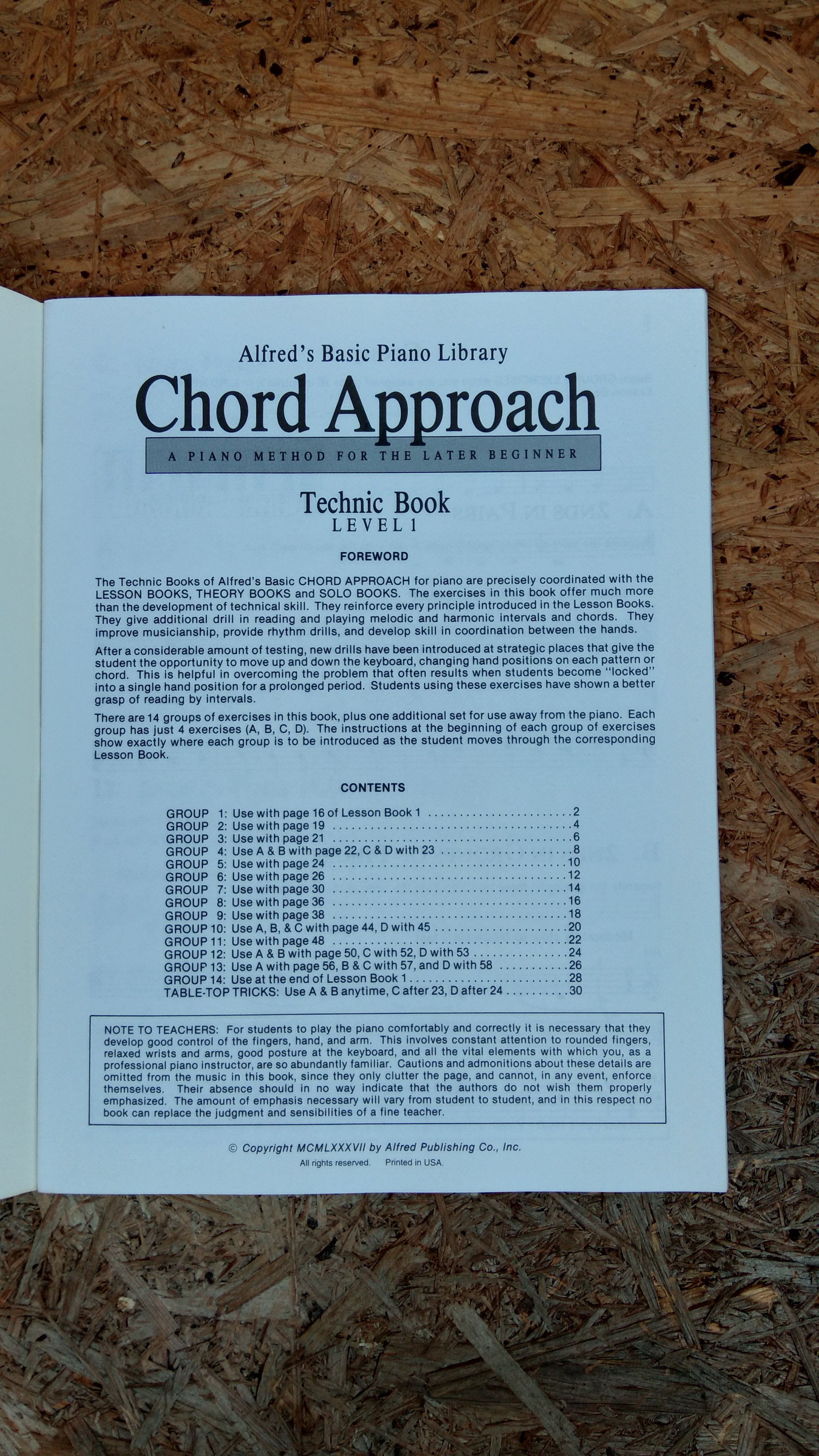 Alfred's Basic Piano : Chord Approach Technic Book Level 1