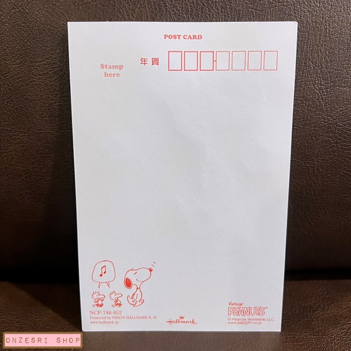 เซ็ตโปสการ์ด Peanuts Snoopy Happy New Year จาก Hallmark Japan ลาย Vintage Peanuts ตรงลายทำเป็นผิวเหมือนกำมะหยี่ มี 3 ใบในเซ็ต