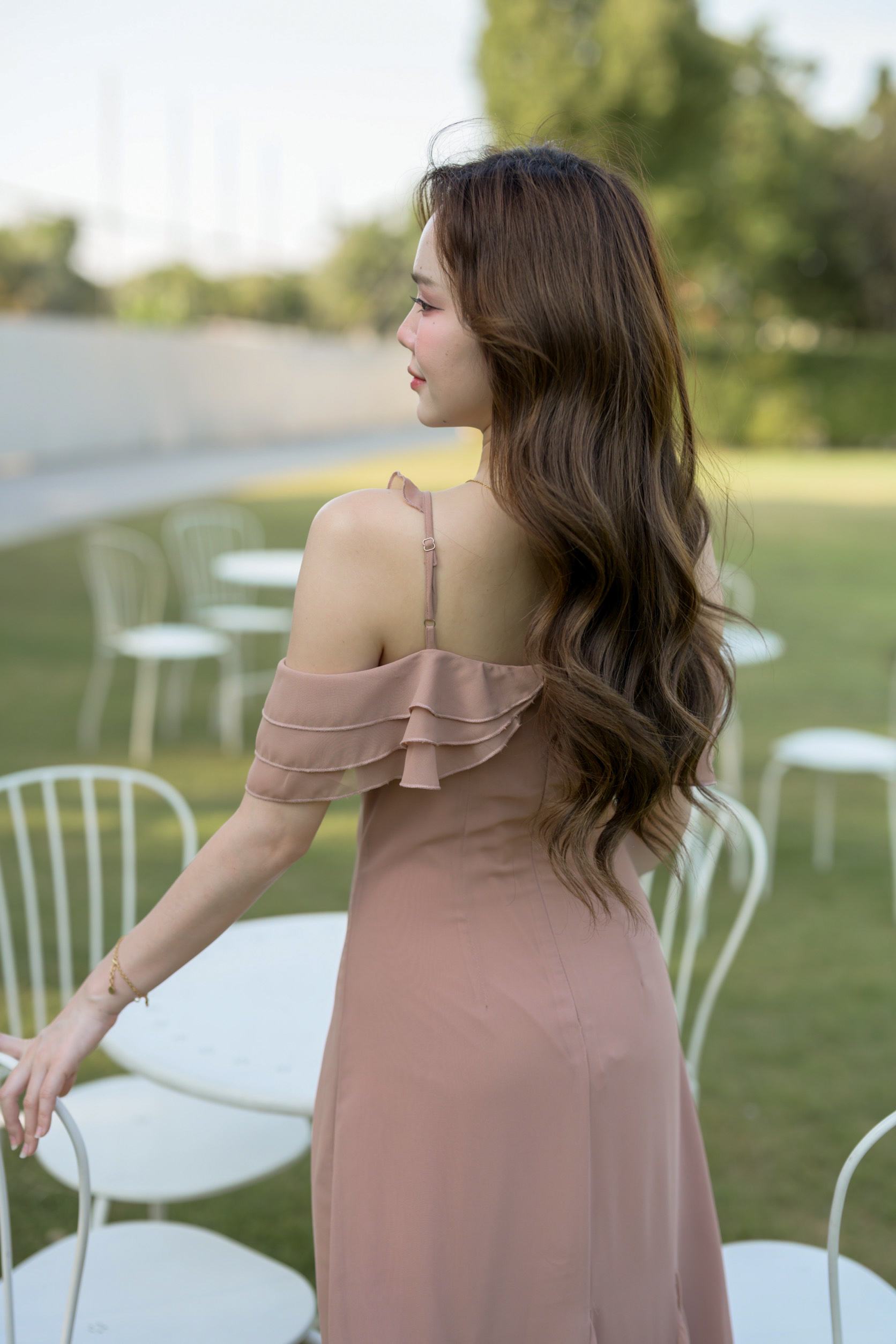Fay Off-Shoulder Maxi Dress – Ovaltine สีโอวัลติน