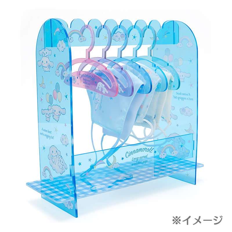 ที่แขวนหน้ากากอนามัย Sanrio แบบ Cinnamoroll สีฟ้า มีไม้แขวนให้ 5 ชิ้น ทำจากอะคริลิค เอาไว้แขวนหน้ากากหรือว่าชุดตุ๊กตาได้นะคะ ขนาด 28 x 10.5 x 27 ซม.