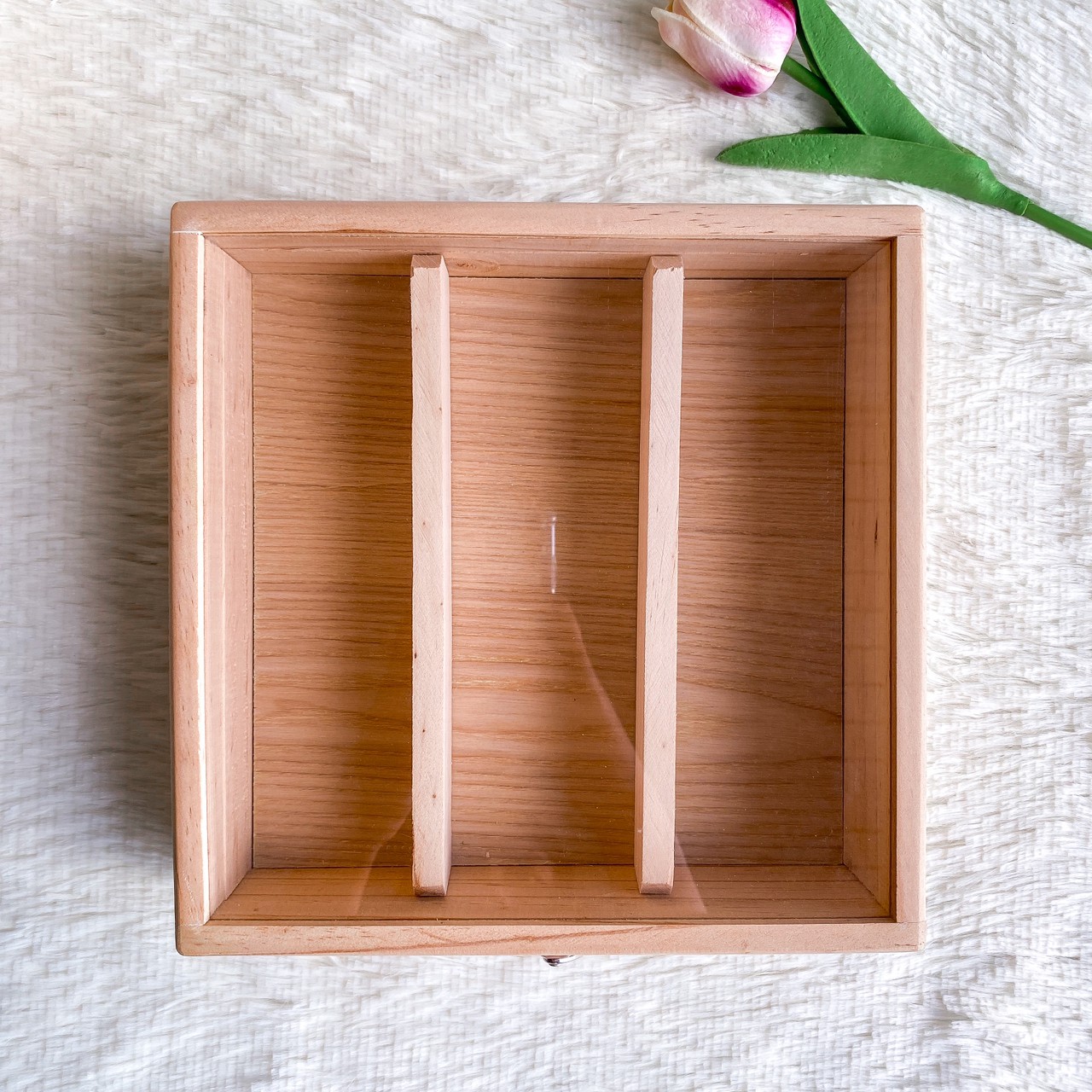 กล่องฝากระจก ฝาล็อค (Wooden box with lock lid)