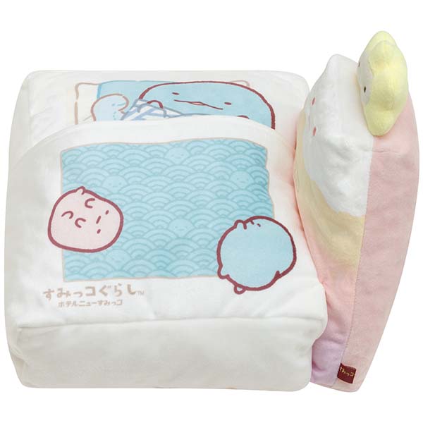 หมอนเล็ก/ตุ๊กตา Sumikko Gurashi - Hotel New Sumikko Morning Call Komakura ขนาด 22 x 25 x 24 ซม. นุ่มนิ่ม ไว้วางเป็นเตียงตุ๊กตา หรือไว้แอบงีบได้