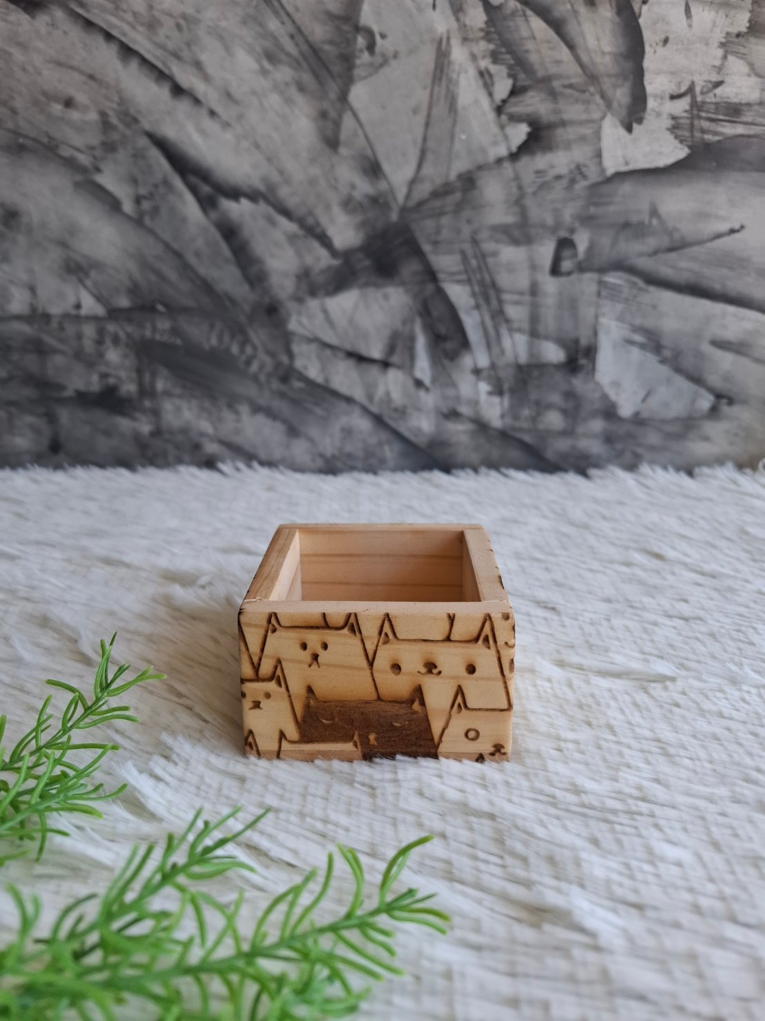 ถาดไม้สน