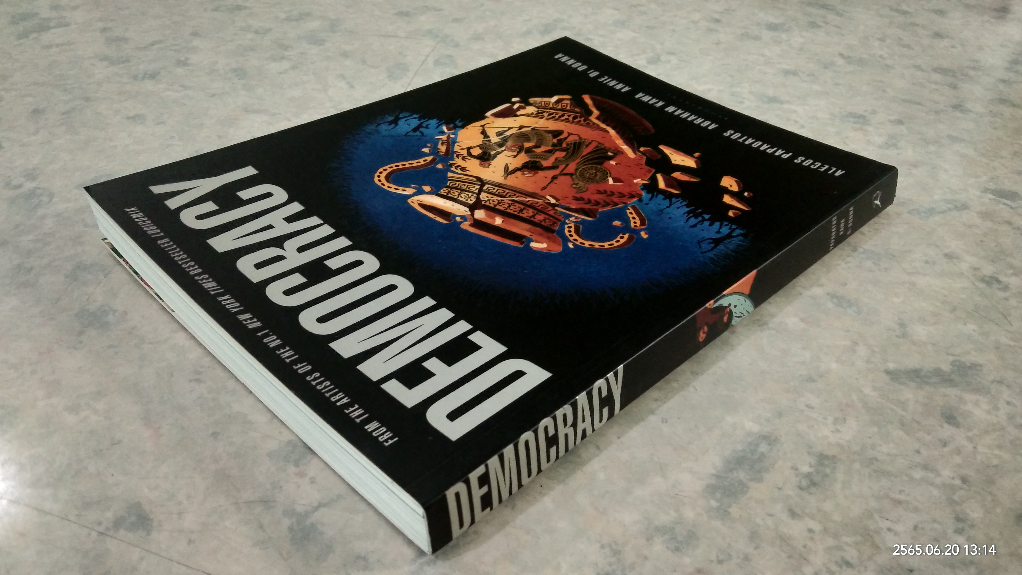 DEMOCRACY / Alecos Papadatos , Abraham Kawa , Annie Di Donna