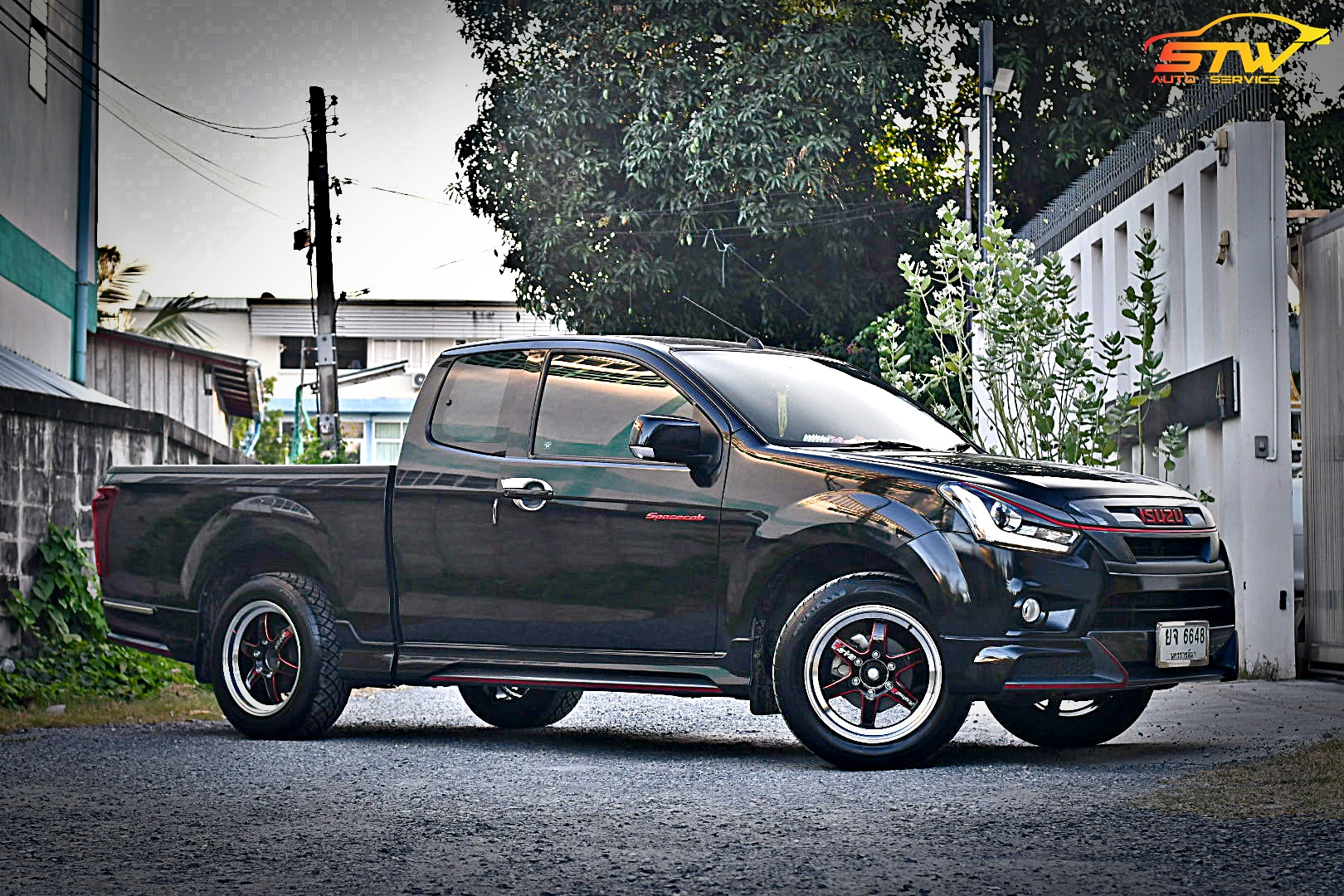 ล้อแม็กซ์ EMOTION-R E-1 SZ ยาง SUMAXX 86S 255/55R18 109V ขอบ18นิ้ว ติดตั้งใส่ ISUZU X-SERIES