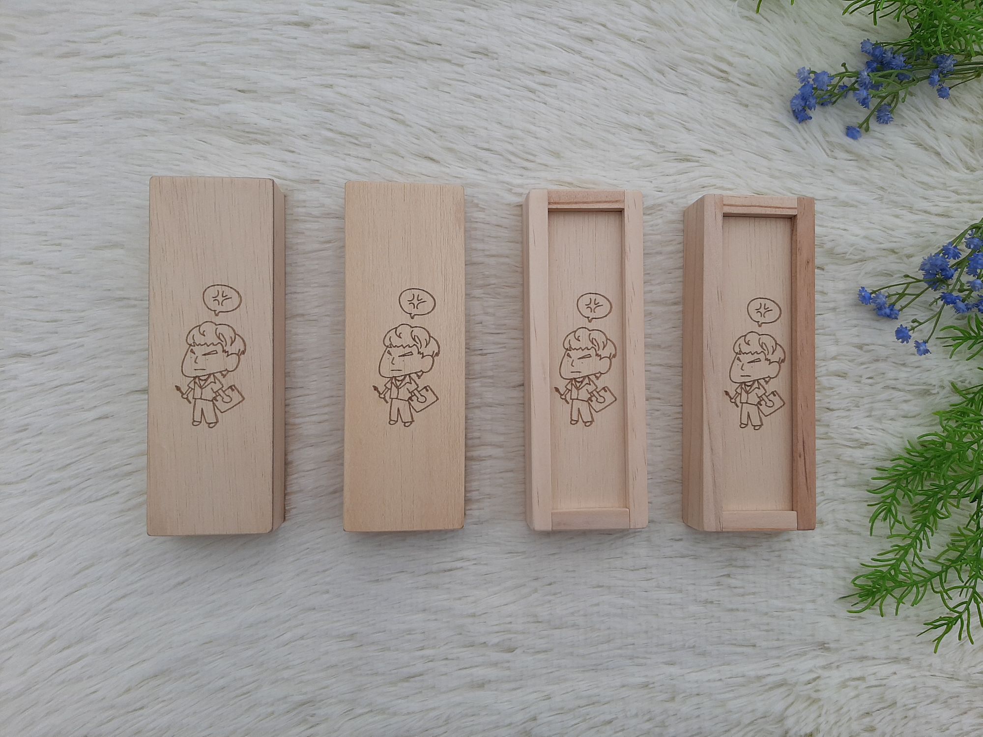 กล่องไม้ใส่ปากกา