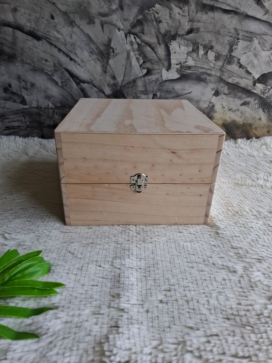 กล่องไม้ฝาล็อค