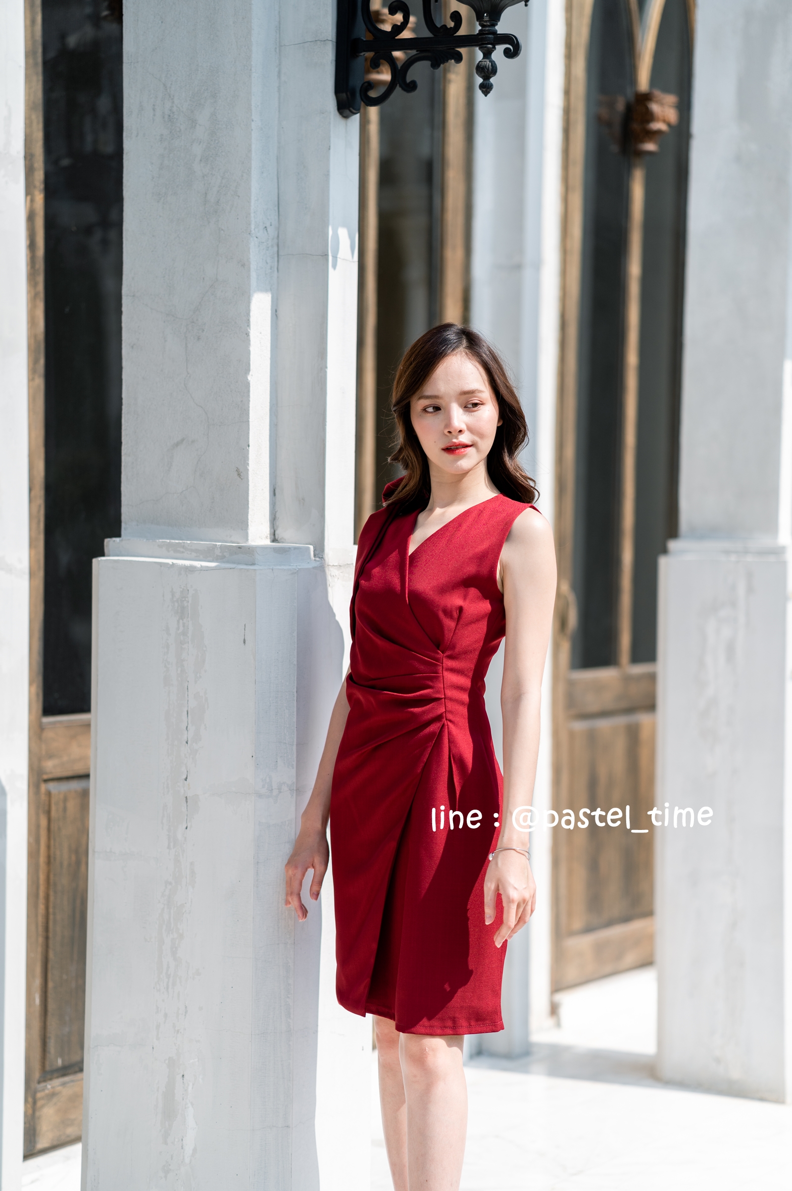Dacia Bow Shoulder Dress – สีแดงเลือดหมู