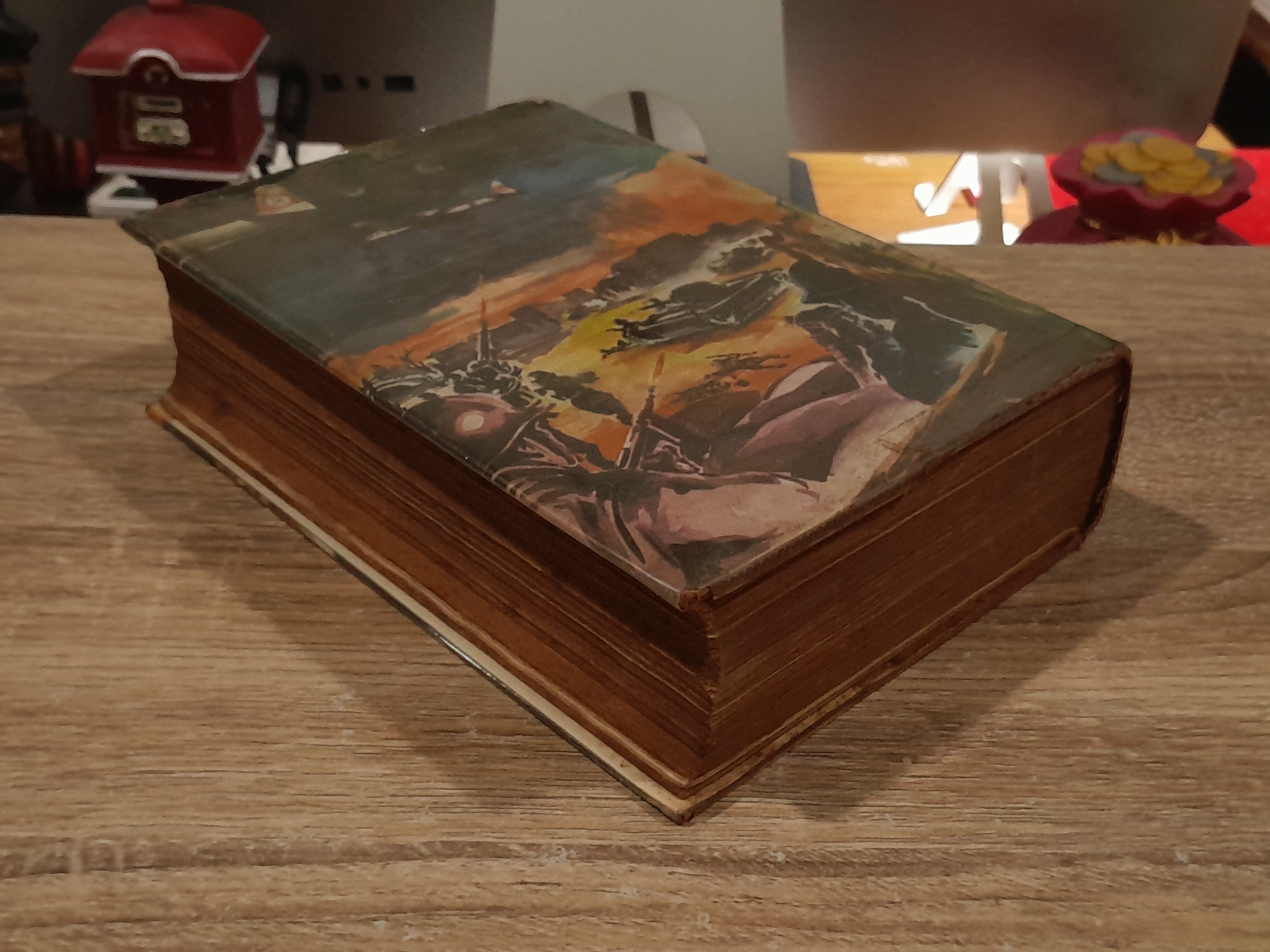 ฮิตเล่อร์บุก / วิเทศกรณีย์