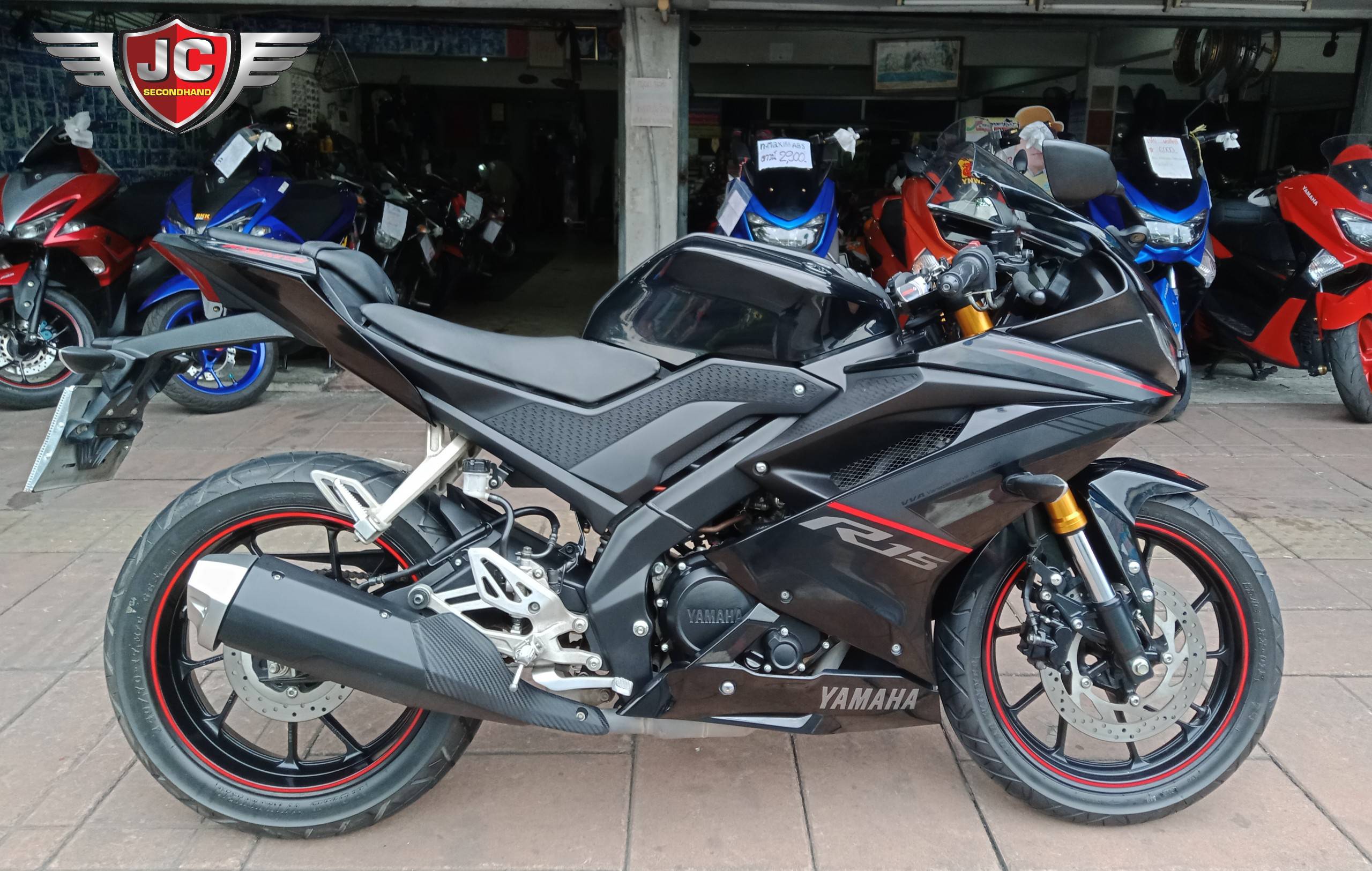 รถบ้านมือเดียว เทิร์นเข้ามาแล้วจร้า ถามหากันจัง YAMAHA R-15 โฉมใหม่ จดทะเบียนกลางปี61 ไมล์ดิจิตอลใช้งานน้อย 1,xxxxโลแท้ เครื่องเดิมจัด ห้องเครื่องใส