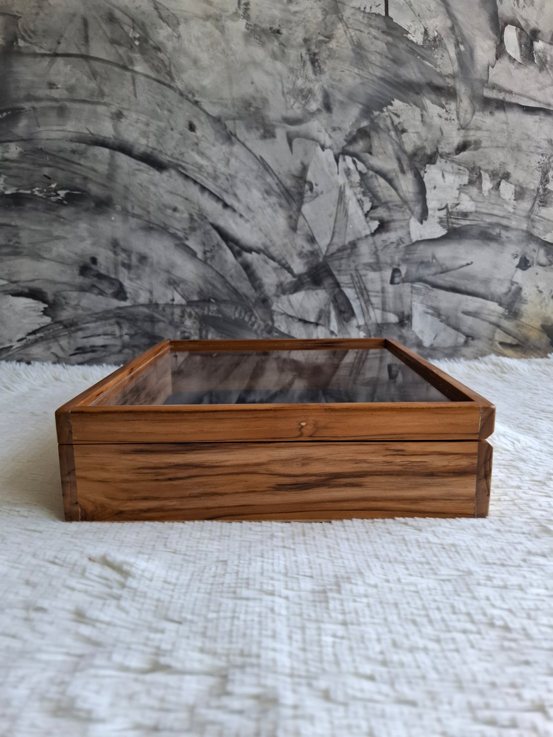 กล่องไม้สัก