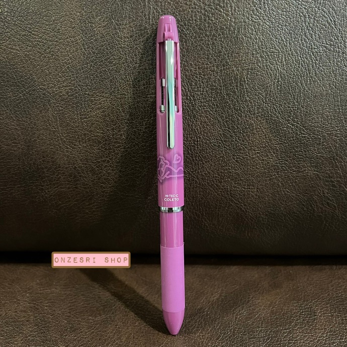 ปลอกปากกา Pilot Hi-Tec-C Coleto 500 เป็นปลอกแบบโลหะ ใส่หมึกได้ 4 ไส้ แบบ ViVi Magazine (Japan Limited) มี 2 แบบให้เลือก