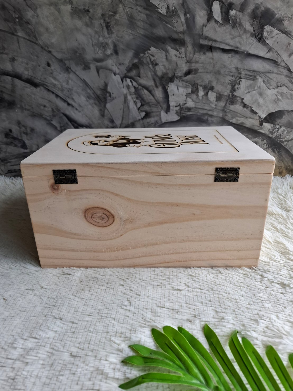 กล่องไม้สนแบบฝาล็อค