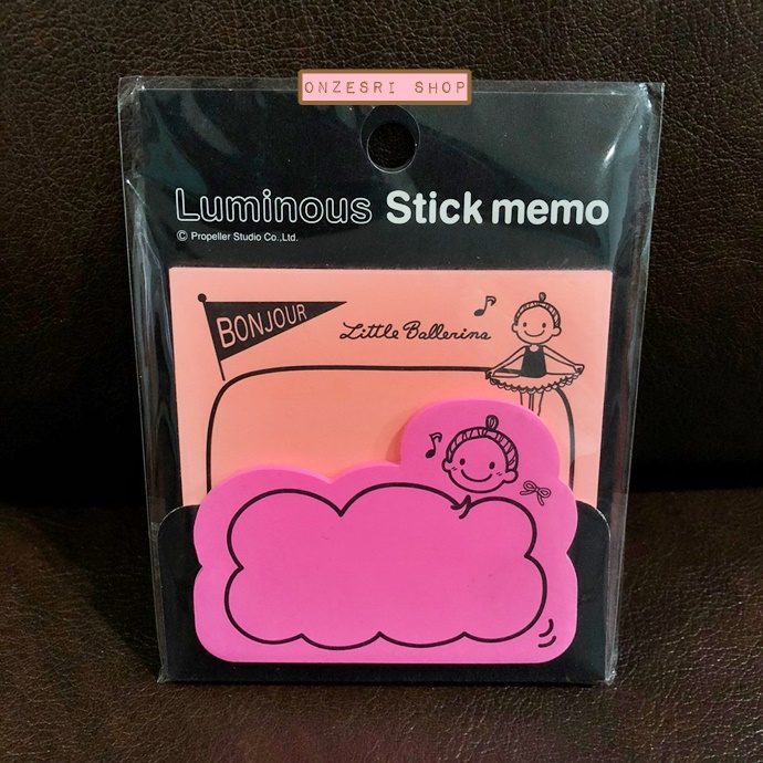 Luminous Stick Memo จากญี่ปุ่น กระดาษโน้ตมีกาวแบบสีสะท้อนแสง ลายนักบัลเล่ต์ Little Ballerina สีส้ม-ชมพู มี 2 ขนาด แผ่นใหญ่ 7.5 x 7.5 ซม. / แผ่นเล็ก 7 x 5 ซม. รวม 50 แผ่น