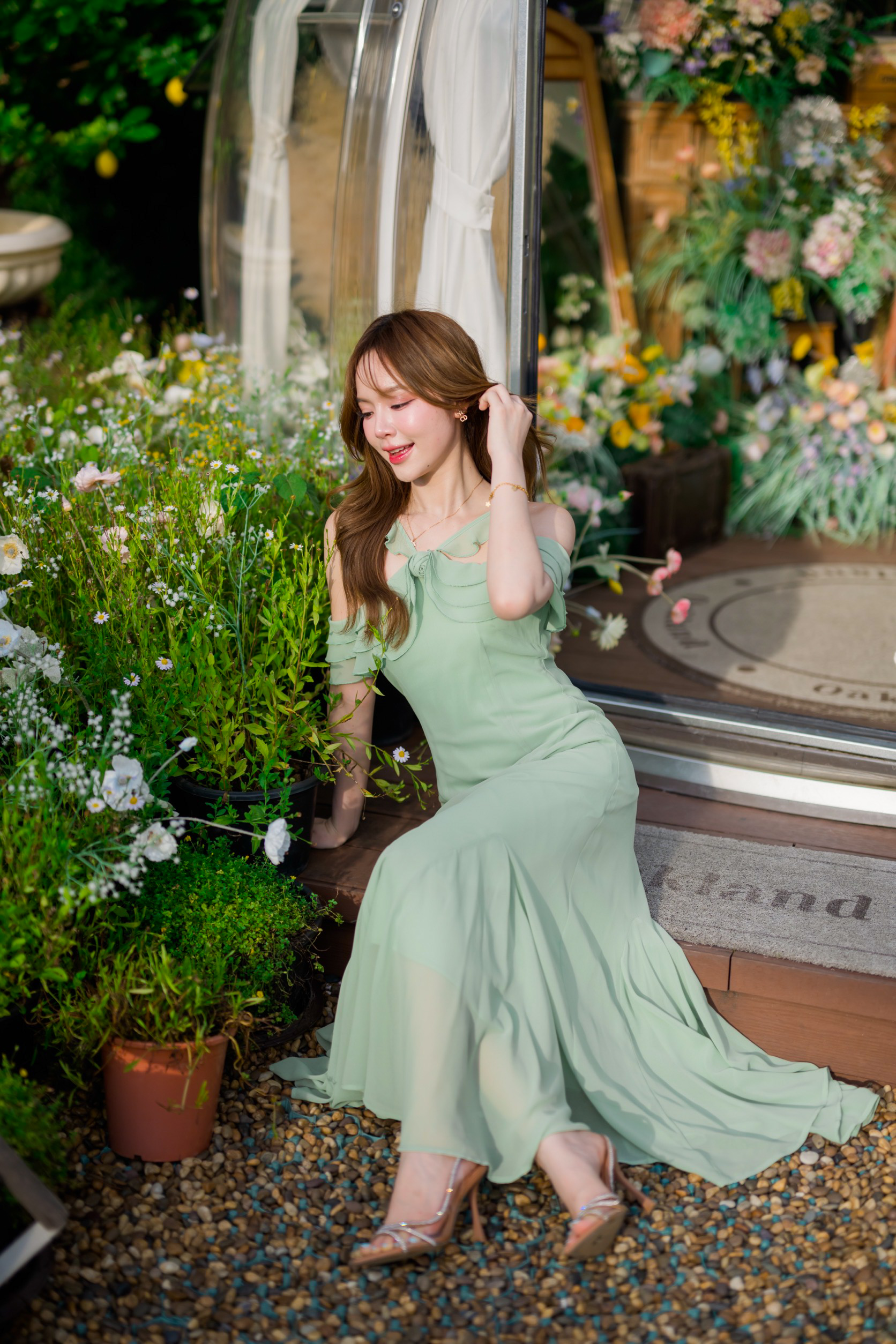 Fay Off-Shoulder Maxi Dress – Pastel Green สีเขียว