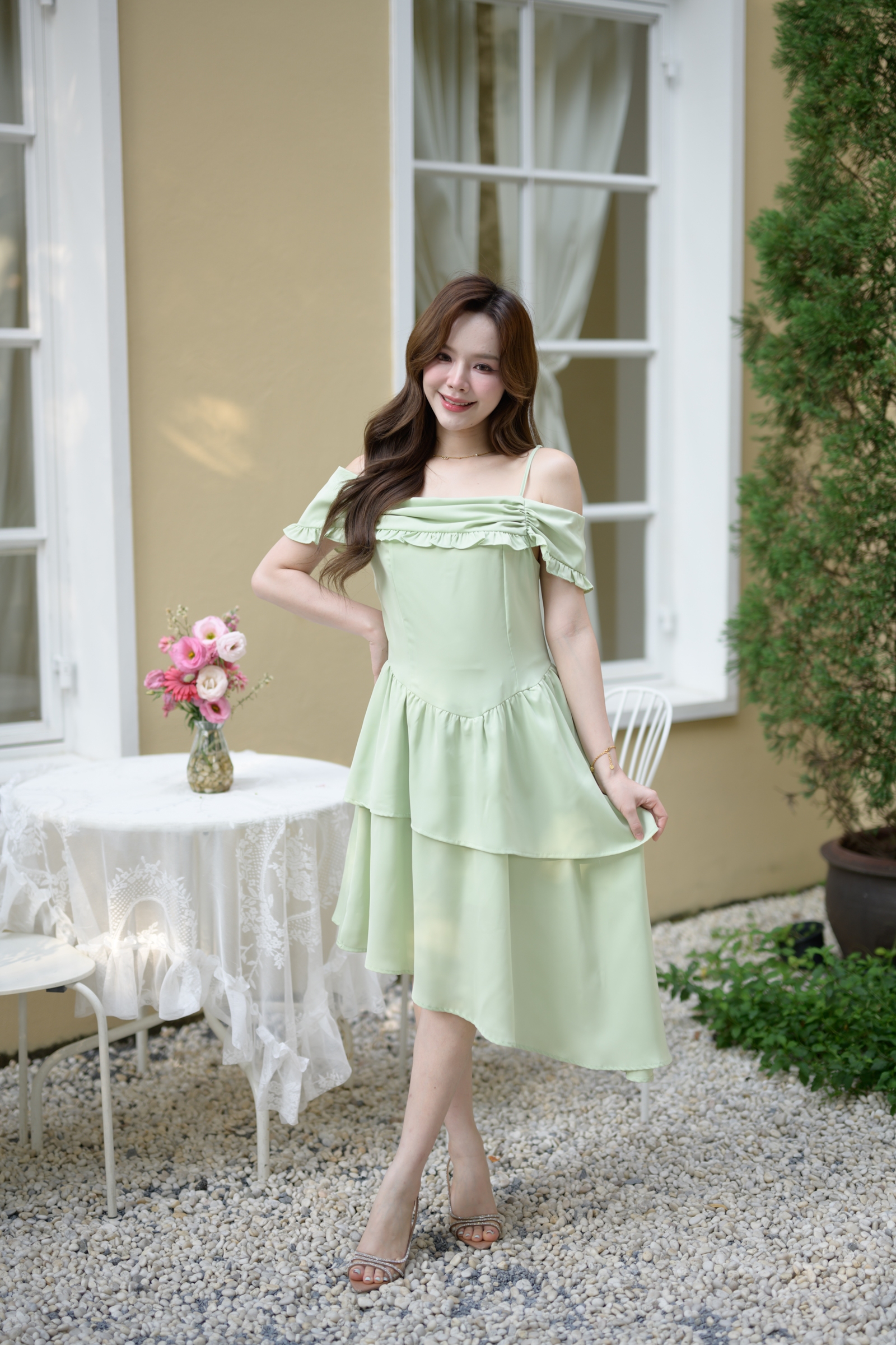 Fleur Classic Asymmetric Midi Dress : สีเขียว [Made by Pastel Time]