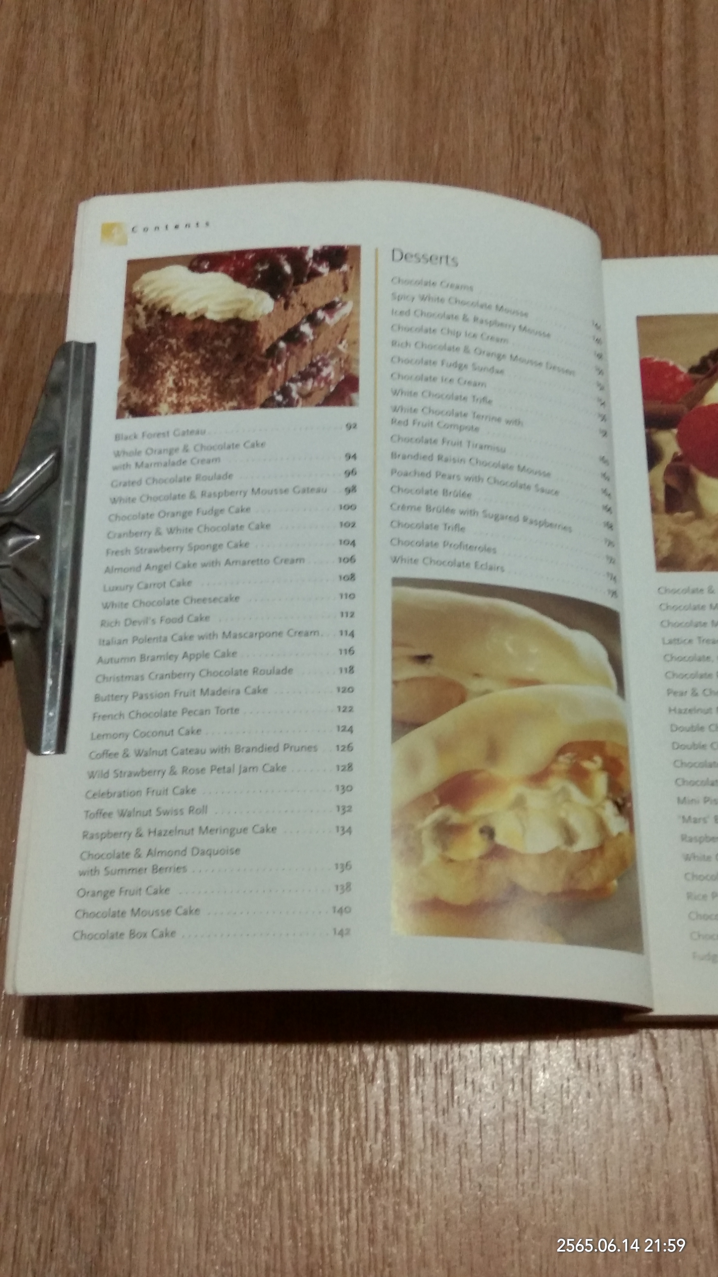 EVERYDAY COOKBOOK : cakes & desserts