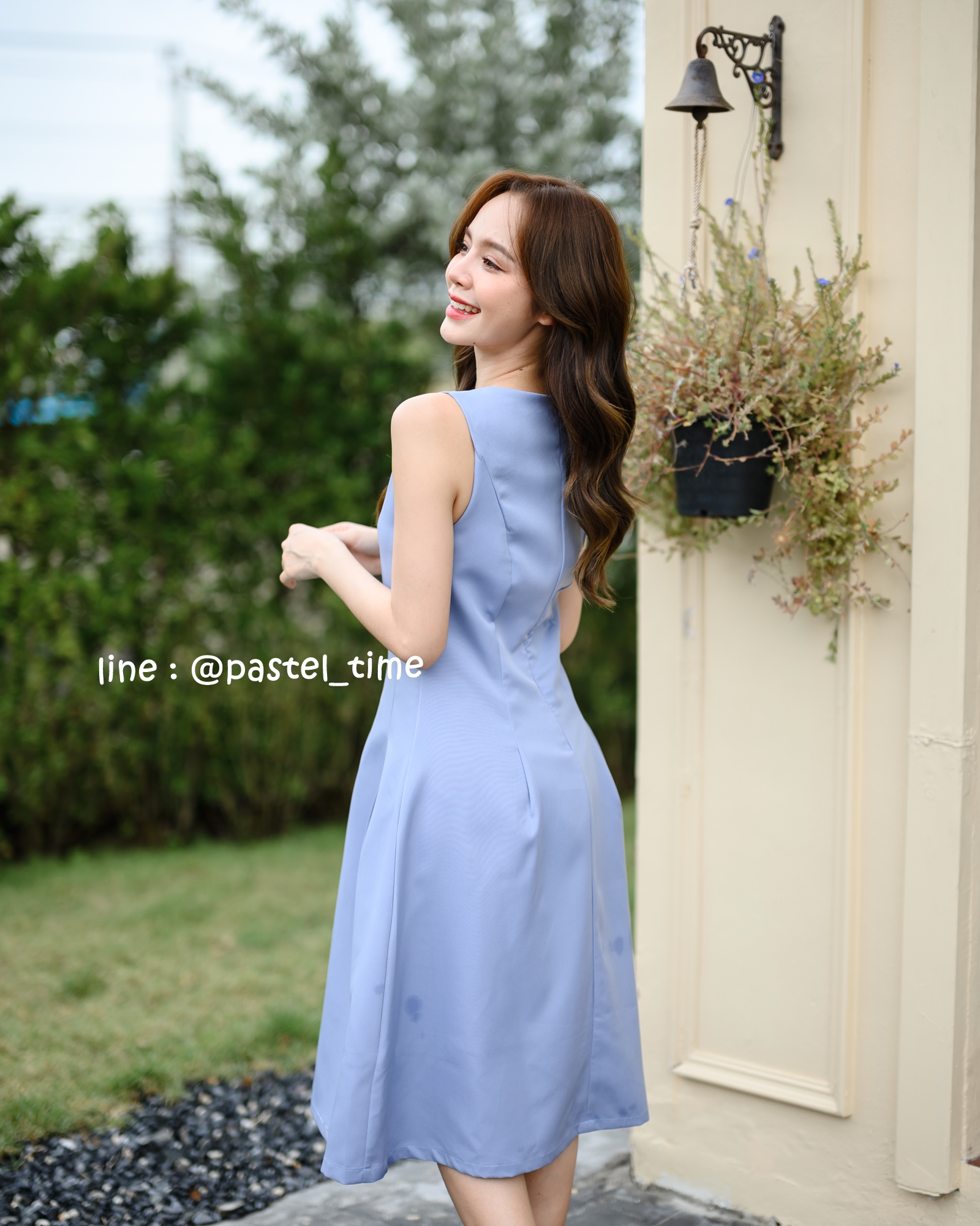 Rochelle Midi Dress - สีฟ้าคราม **มีแต่ S**
