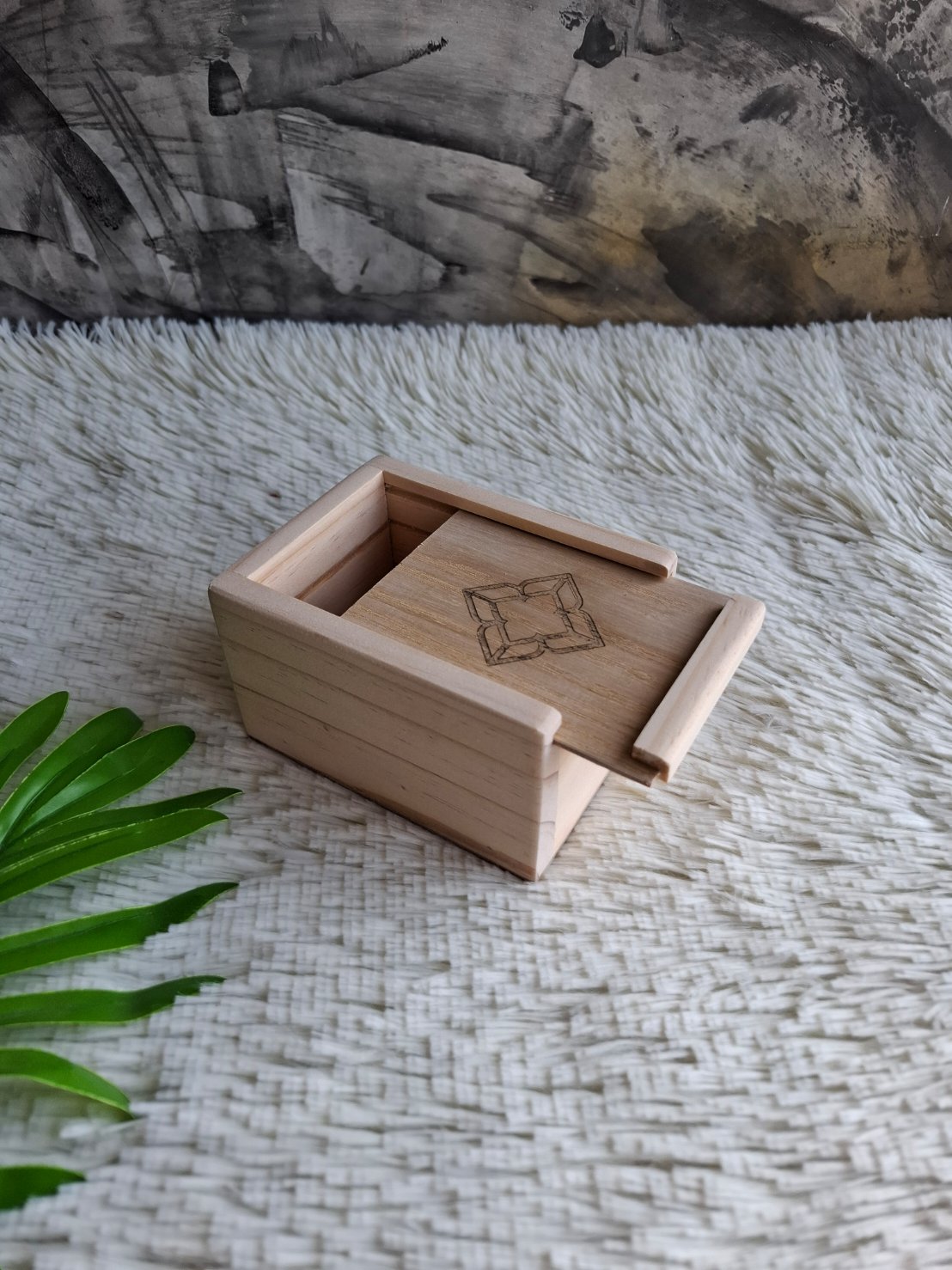 กล่องไม้ฝาสไลด์