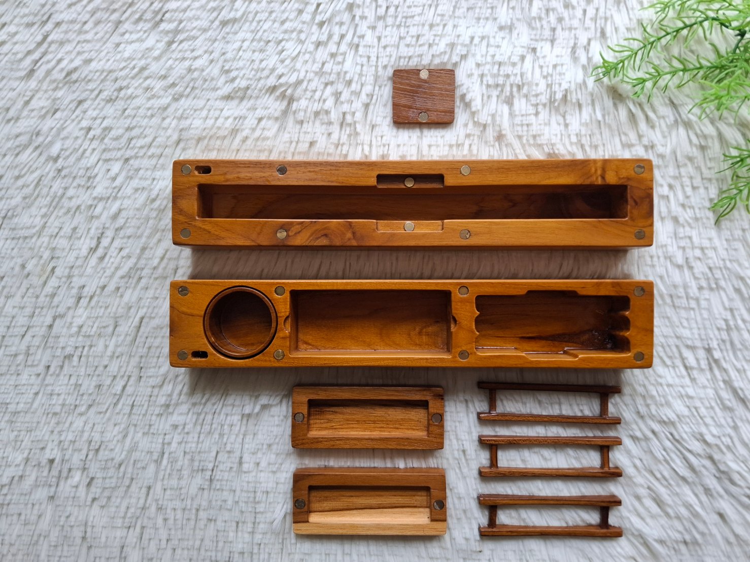 กล่องไม้สลักแกะสลัก