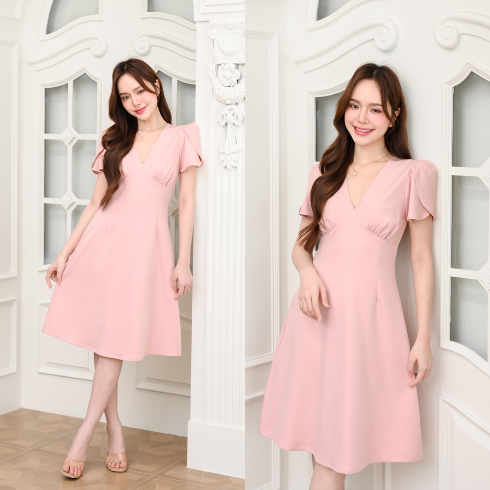Feisty Flare Dress เดรสอกจีบเดรปแขนกลีบบัว : สีชมพู
