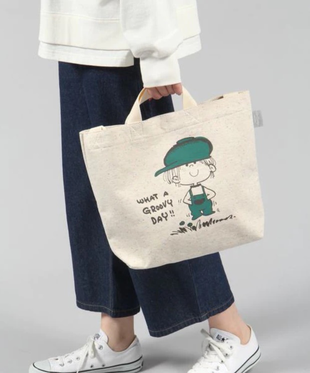 กระเป๋าสะพาย Ado Mizumori meets niko and ... 2 Way Tote Bag สีขาว ขนาด 30 x 37.5 x 10 ซม. ปรับสายได้