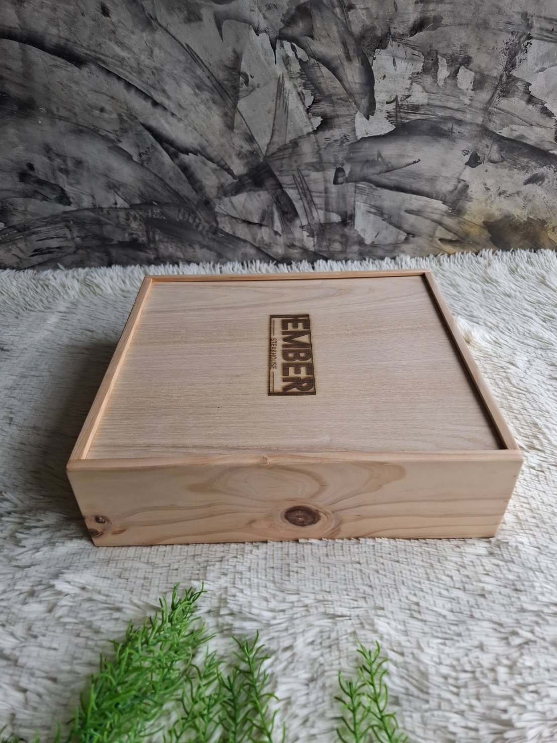 กล่องไม้ใส่มีด